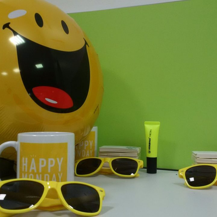 kit_happy_mondayer